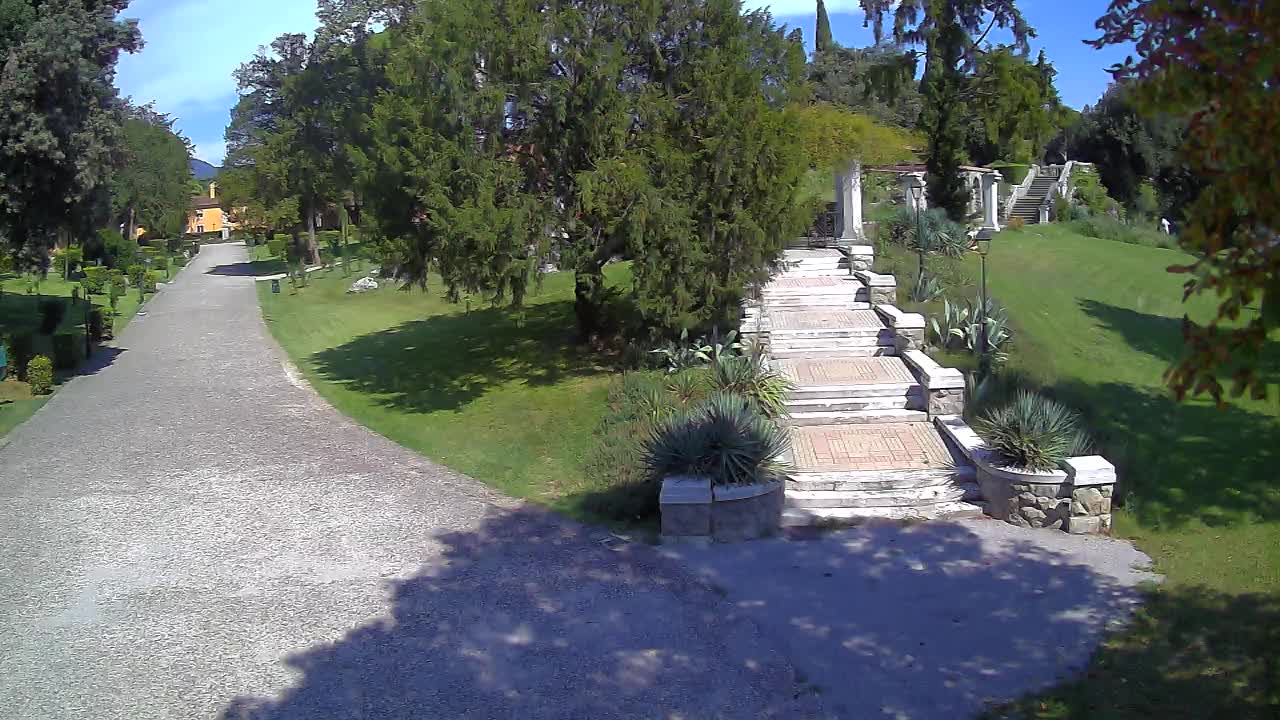Parco Coronini-Cronberg Live Webcam – Green Oasis