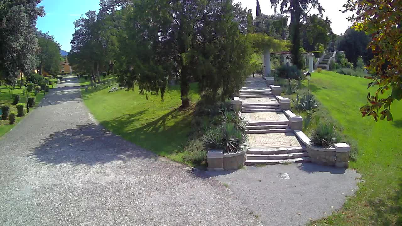 Parco Coronini-Cronberg Live Webcam – Green Oasis