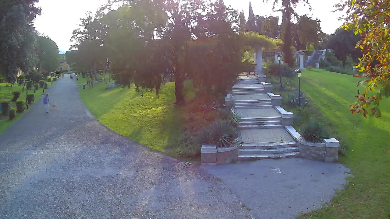 Parco Coronini-Cronberg Live Webcam – Green Oasis
