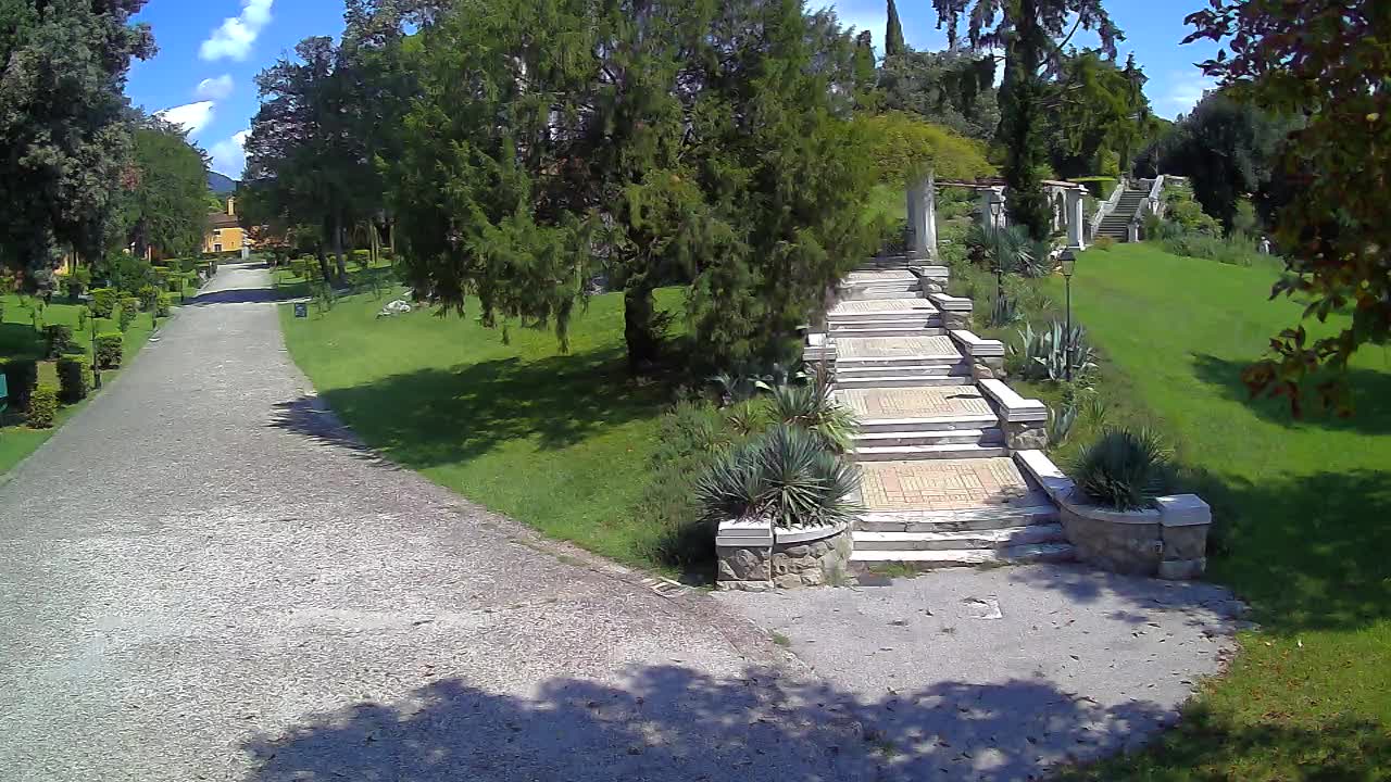 Parco Coronini-Cronberg Live Webcam – Green Oasis