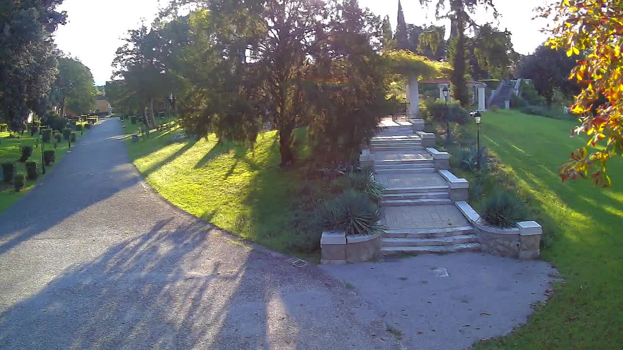 Parco Coronini-Cronberg Live Webcam – Green Oasis