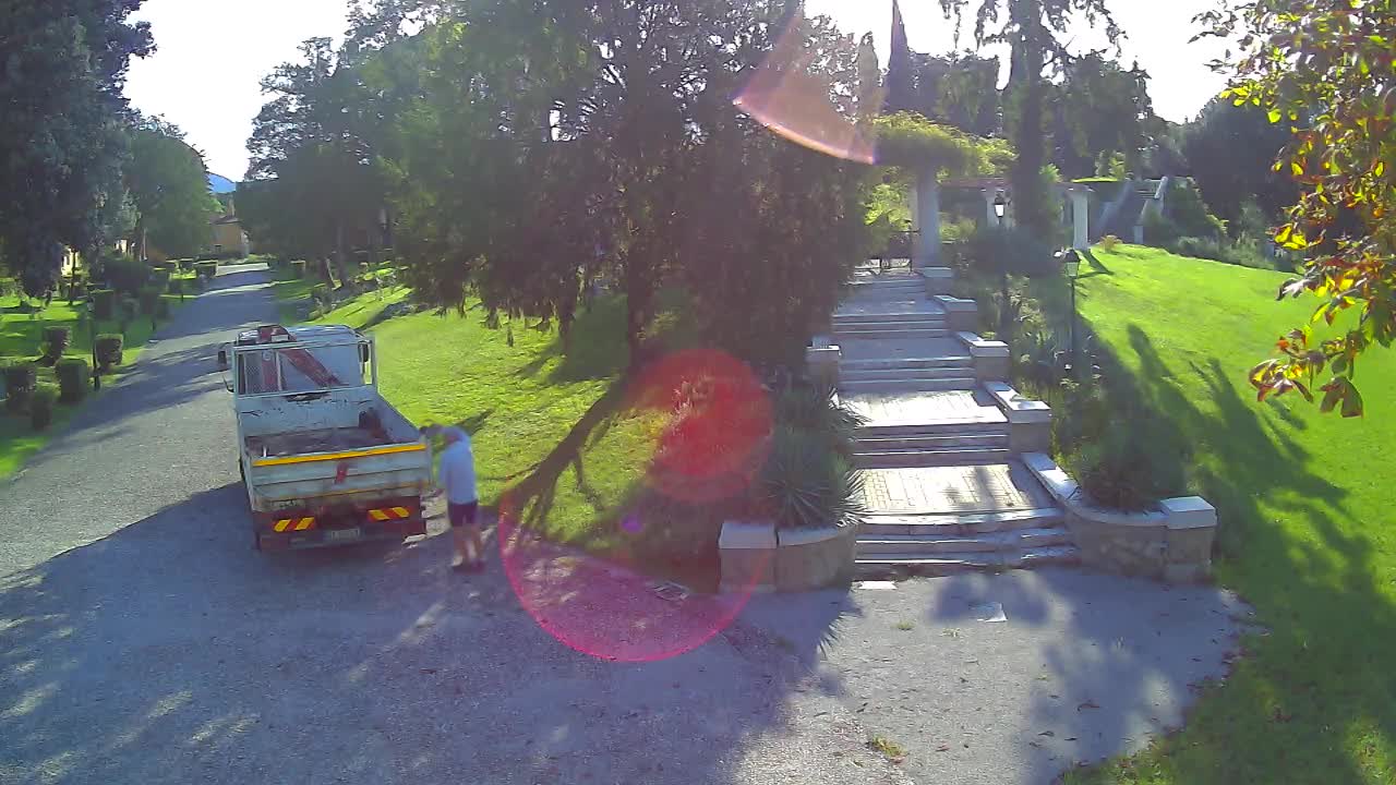 Parco Coronini-Cronberg Live Webcam – Green Oasis