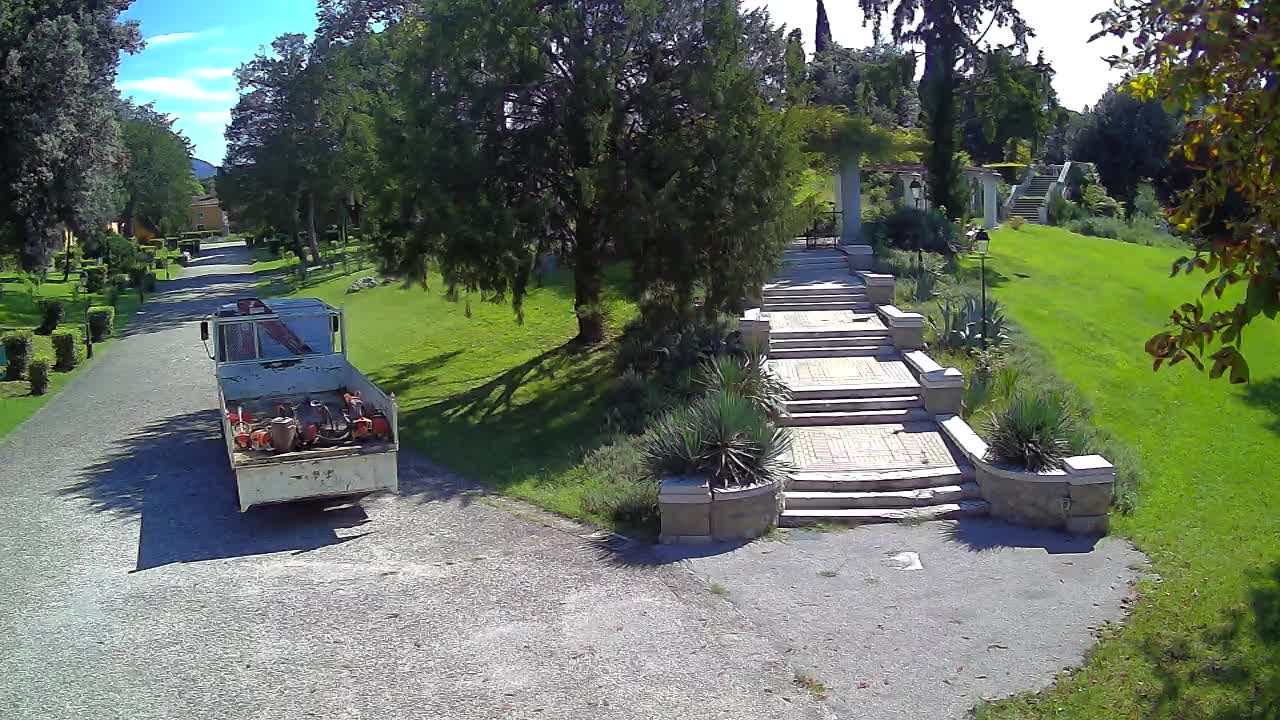 Parco Coronini-Cronberg Live Webcam – Green Oasis