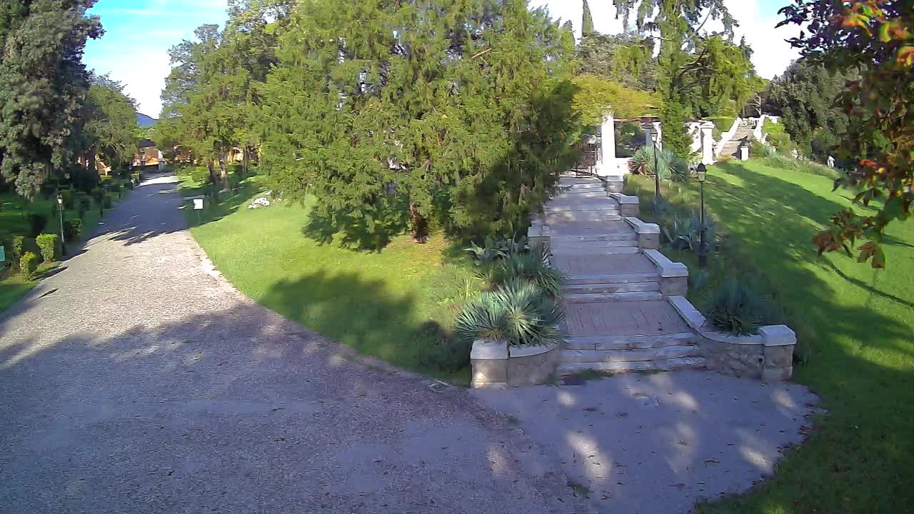 Parco Coronini-Cronberg Live Webcam – Green Oasis
