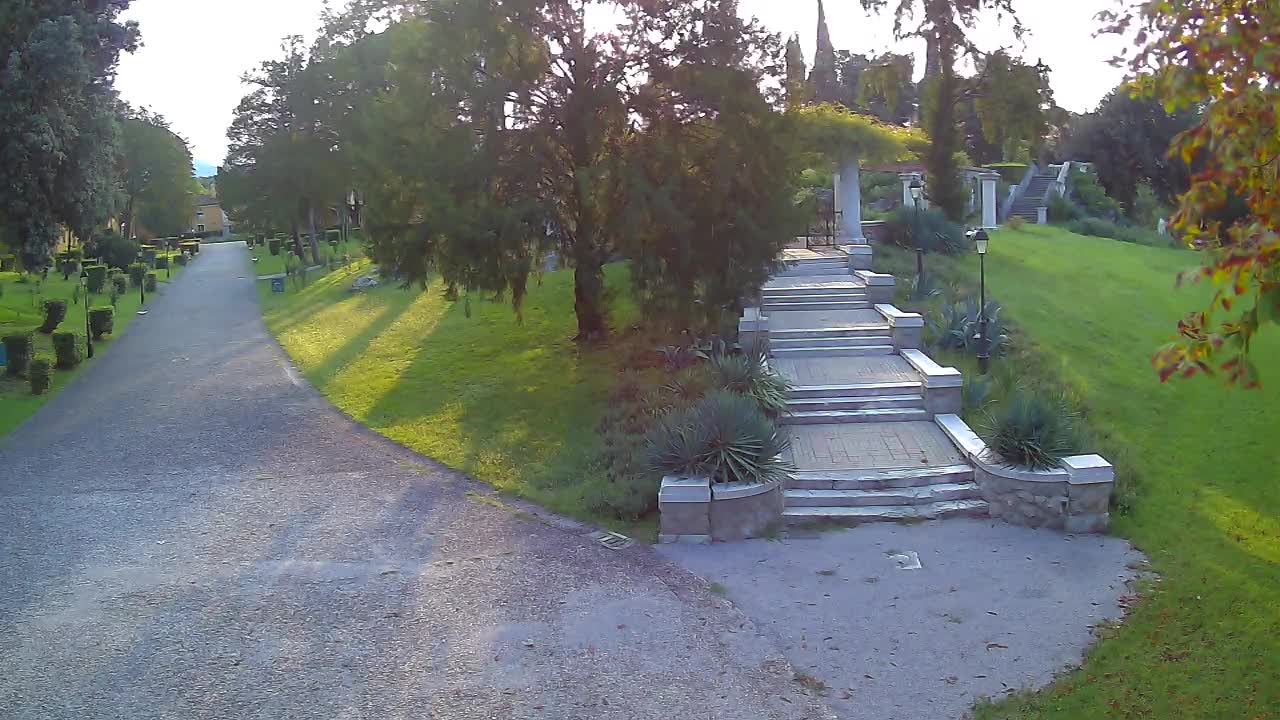 Parco Coronini-Cronberg Live Webcam – Green Oasis