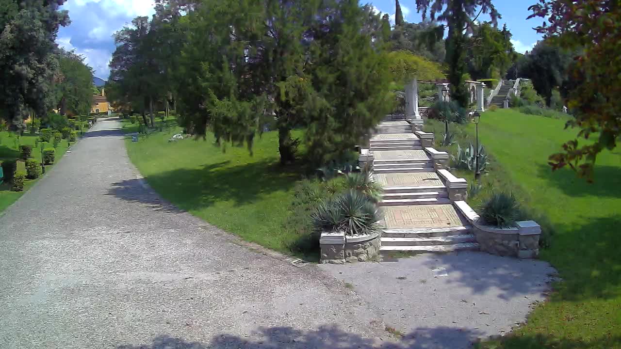 Parco Coronini-Cronberg Live Webcam – Green Oasis