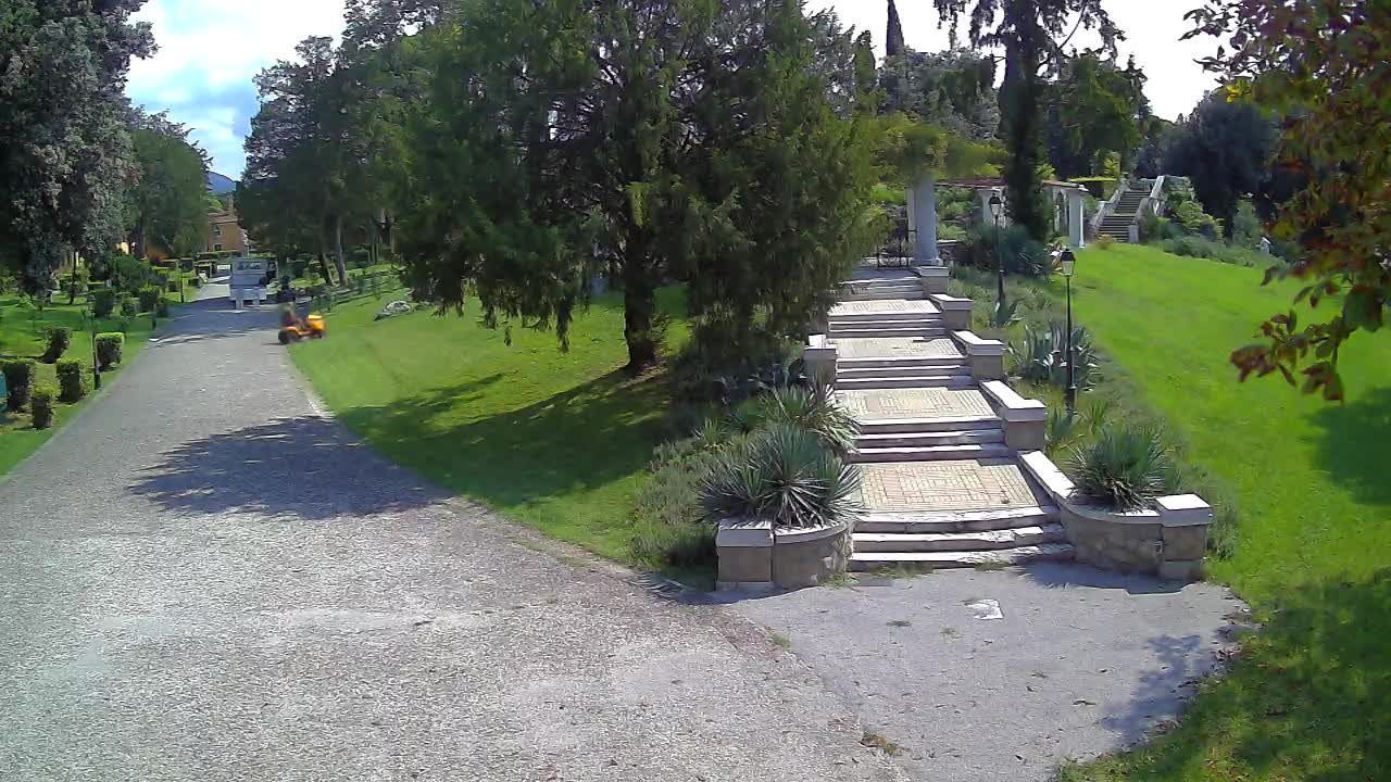 Parco Coronini-Cronberg Live Webcam – Green Oasis