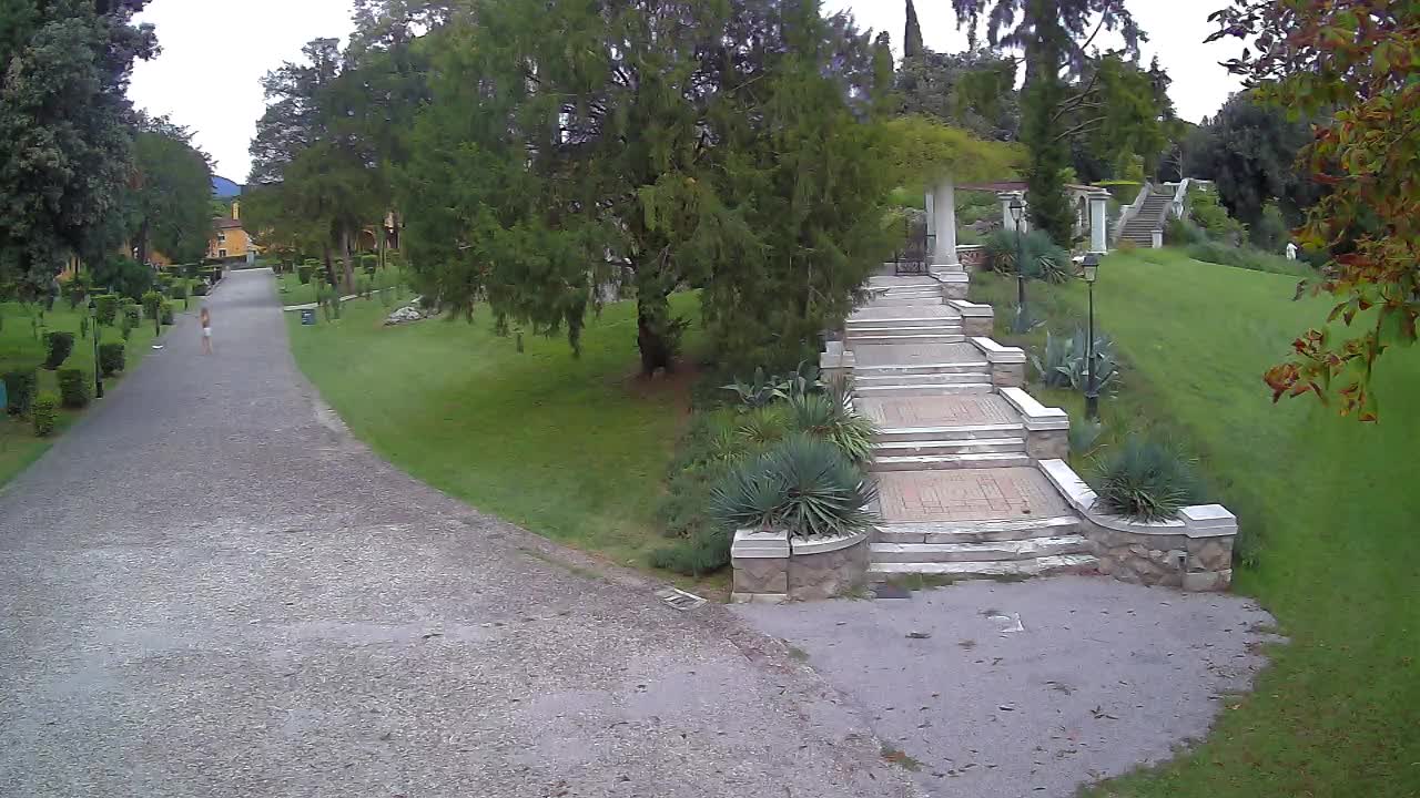 Parco Coronini-Cronberg Live Webcam – Green Oasis