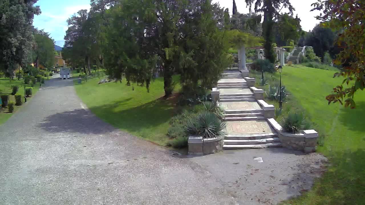 Parco Coronini-Cronberg Live Webcam – Green Oasis