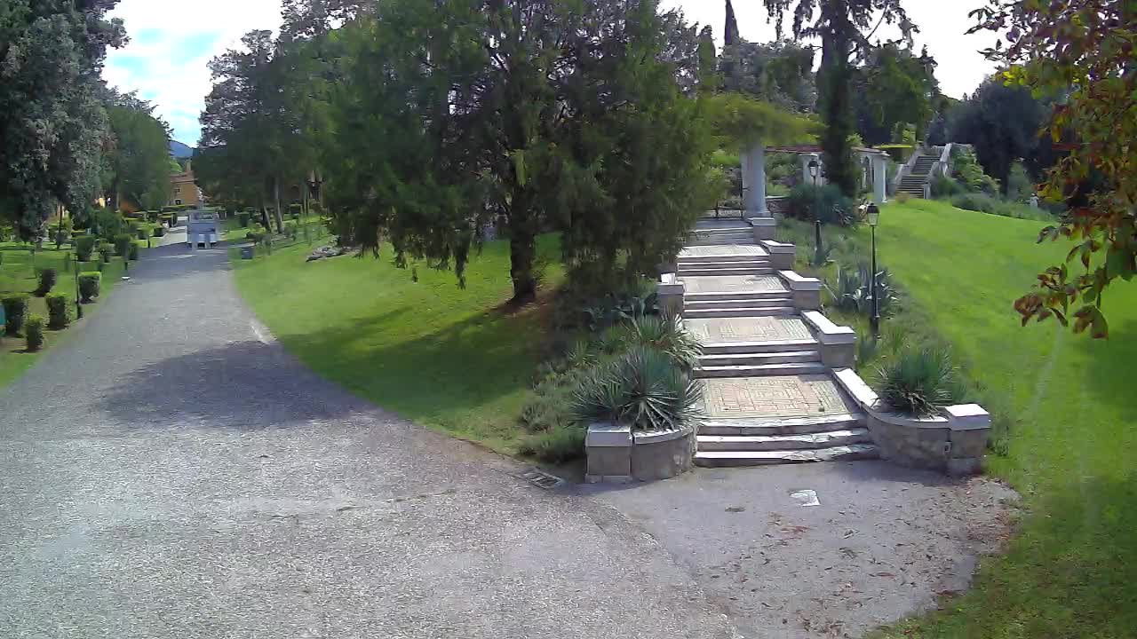 Parco Coronini-Cronberg Live Webcam – Green Oasis