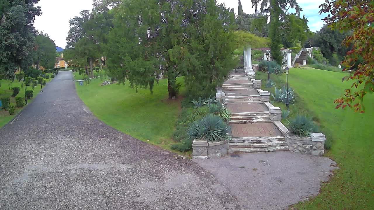 Parco Coronini-Cronberg Live Webcam – Green Oasis