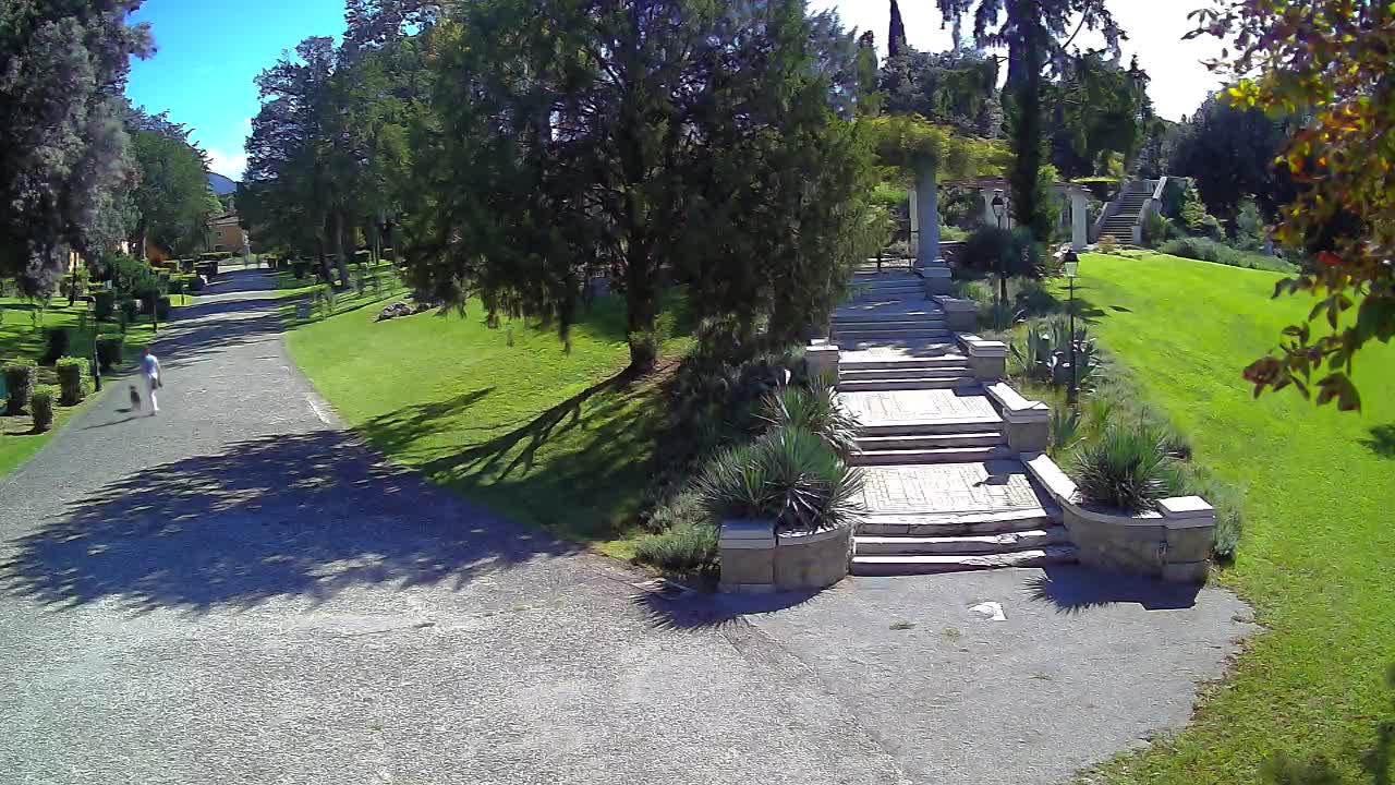Parco Coronini-Cronberg Live Webcam – Green Oasis