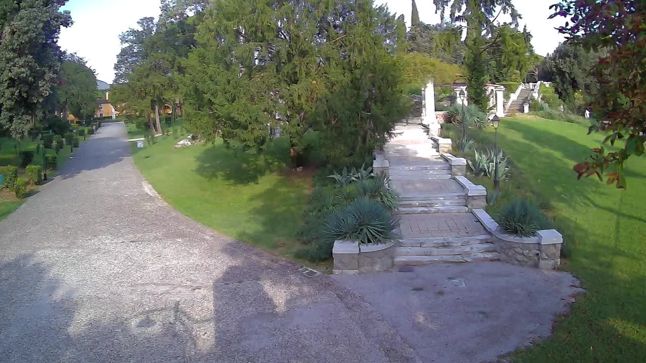 Parco Coronini-Cronberg Live Webcam – Green Oasis