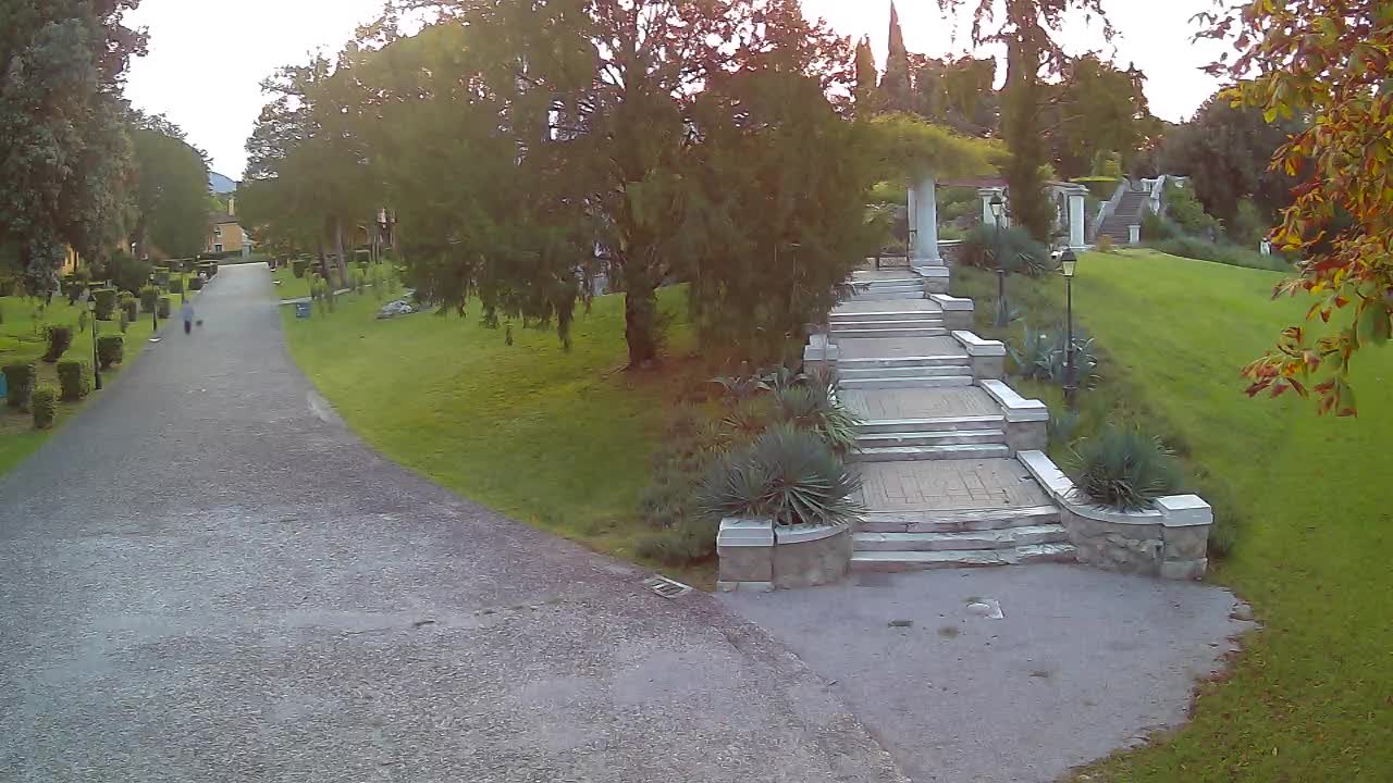 Parco Coronini-Cronberg Live Webcam – Green Oasis