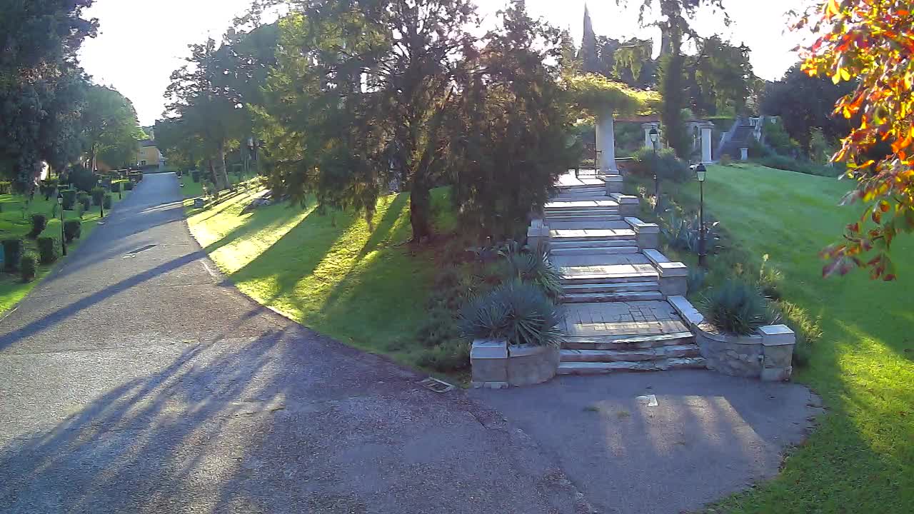 Parco Coronini-Cronberg Live Webcam – Green Oasis