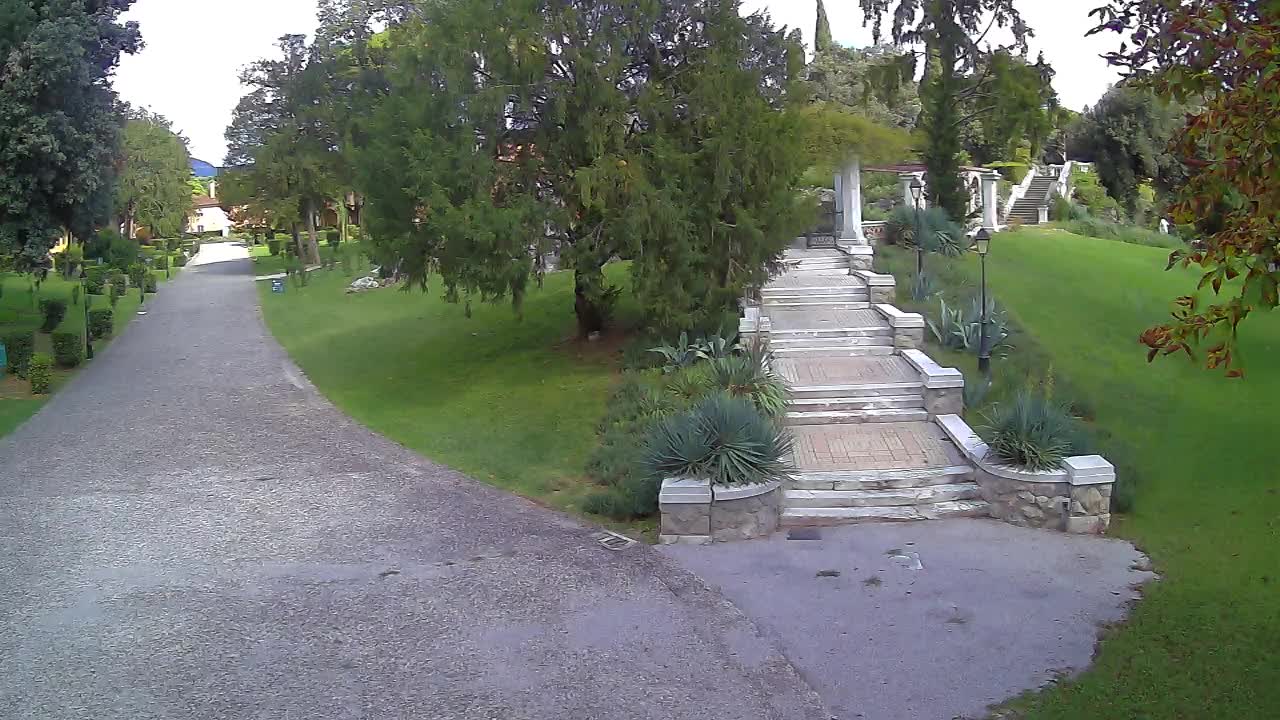 Parco Coronini-Cronberg Live Webcam – Green Oasis