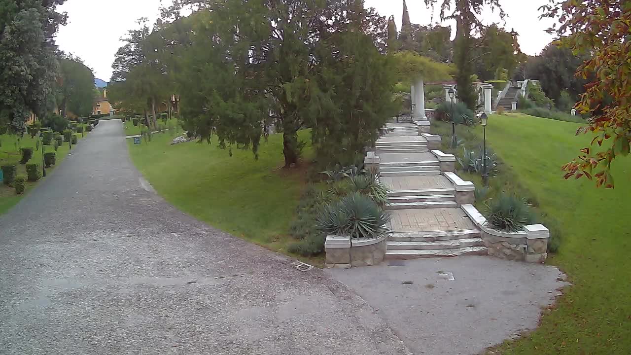 Parco Coronini-Cronberg Live Webcam – Green Oasis