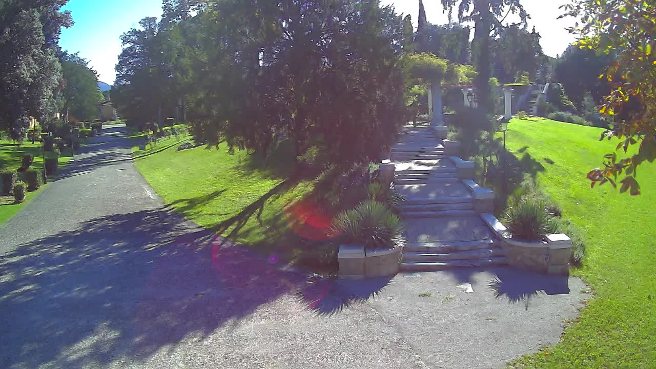 Parco Coronini-Cronberg Live Webcam – Green Oasis