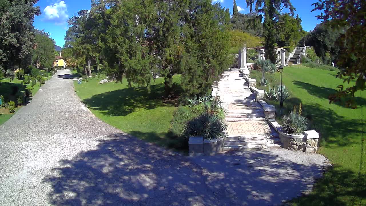Parco Coronini-Cronberg Live Webcam – Green Oasis