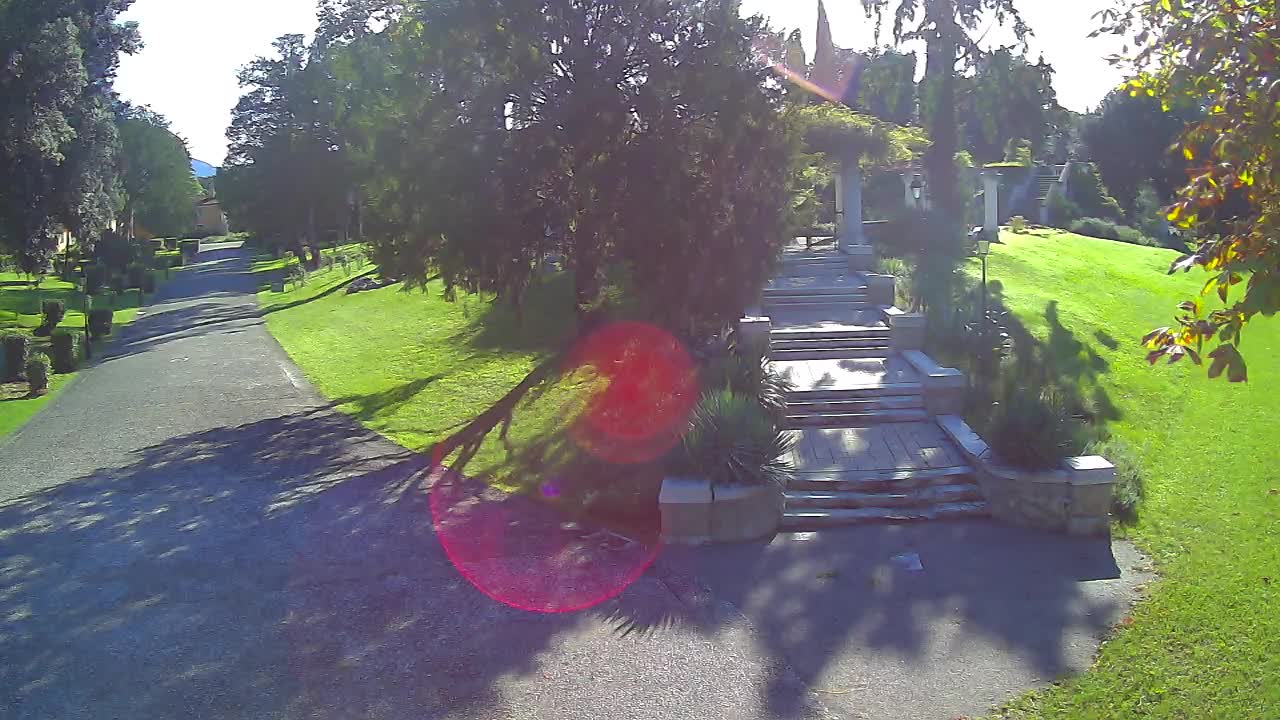 Parco Coronini-Cronberg Live Webcam – Green Oasis