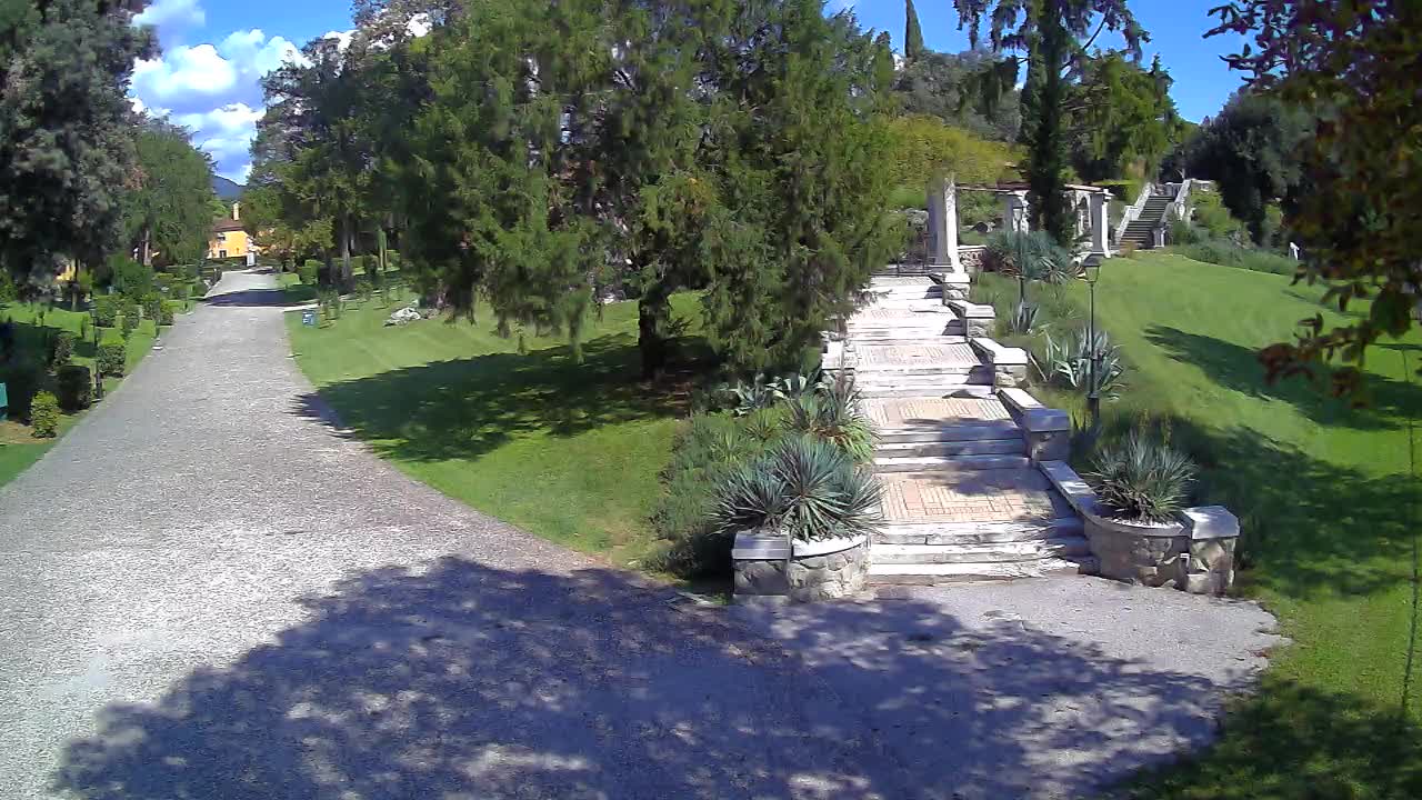 Parco Coronini-Cronberg Live Webcam – Green Oasis