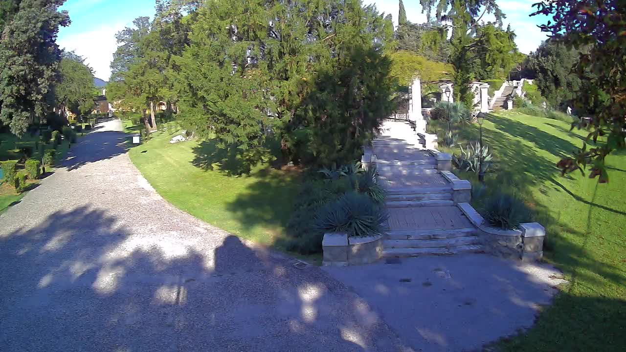 Parco Coronini-Cronberg Live Webcam – Green Oasis