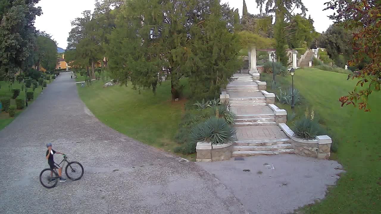 Parco Coronini-Cronberg Live Webcam – Green Oasis