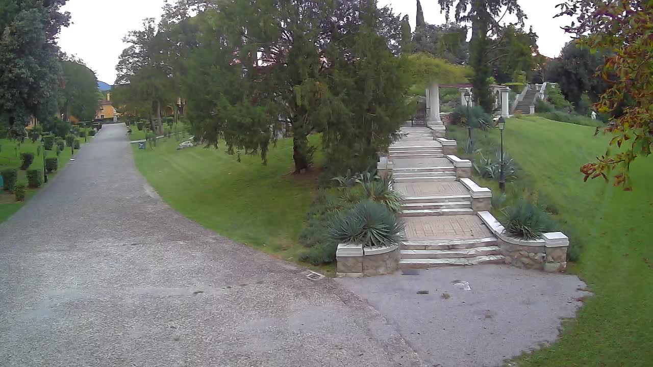 Parco Coronini-Cronberg Live Webcam – Green Oasis