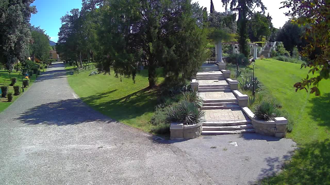 Parco Coronini-Cronberg Live Webcam – Green Oasis