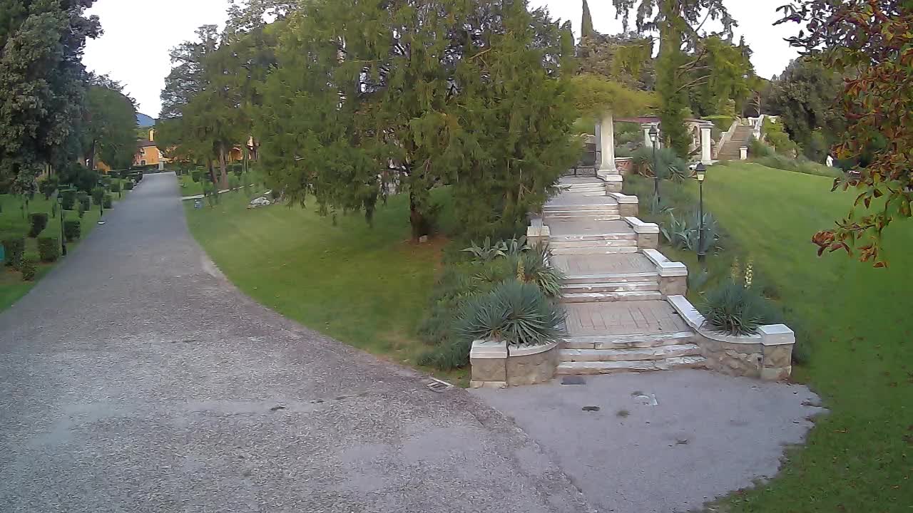 Parco Coronini-Cronberg Live Webcam – Green Oasis