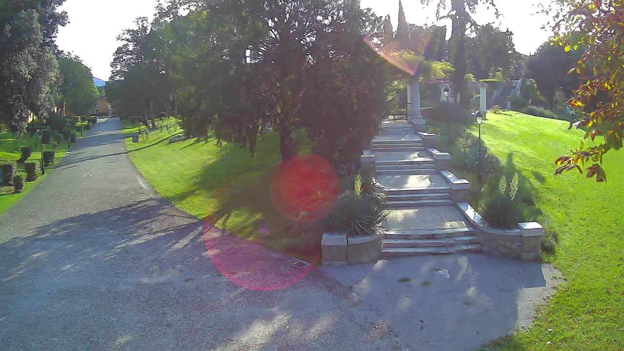 Parco Coronini-Cronberg Live Webcam – Green Oasis