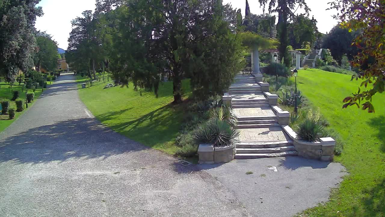Parco Coronini-Cronberg Live Webcam – Green Oasis