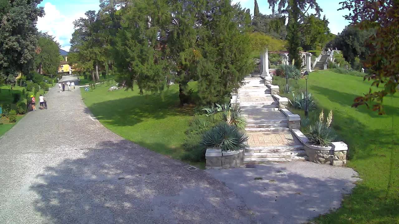 Parco Coronini-Cronberg Live Webcam – Green Oasis