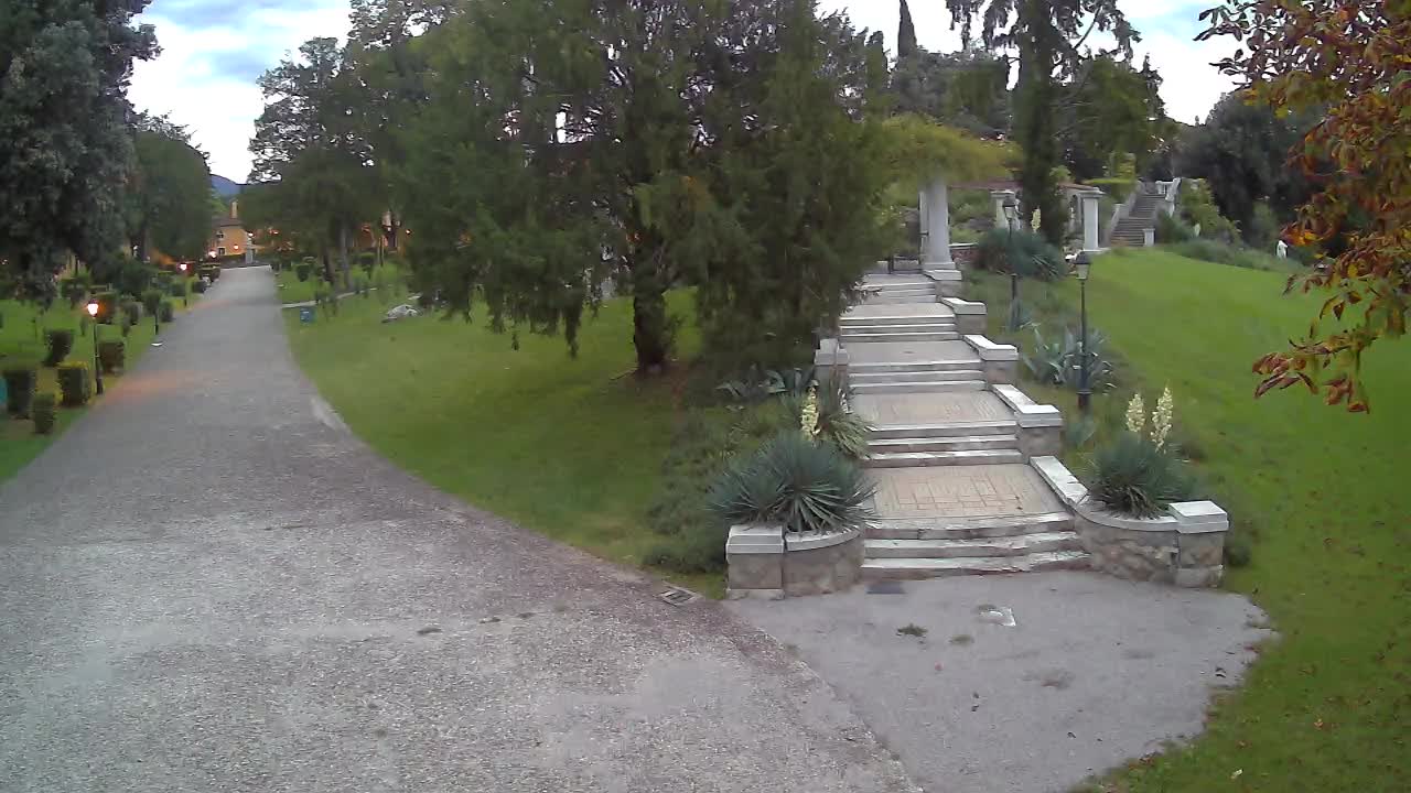 Parco Coronini-Cronberg Live Webcam – Green Oasis