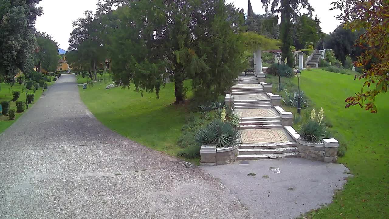 Parco Coronini-Cronberg Live Webcam – Green Oasis