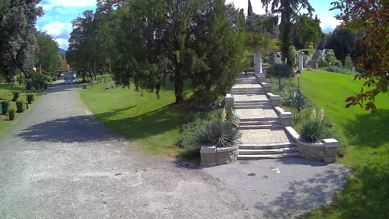 Parco Coronini-Cronberg Live Webcam – Green Oasis