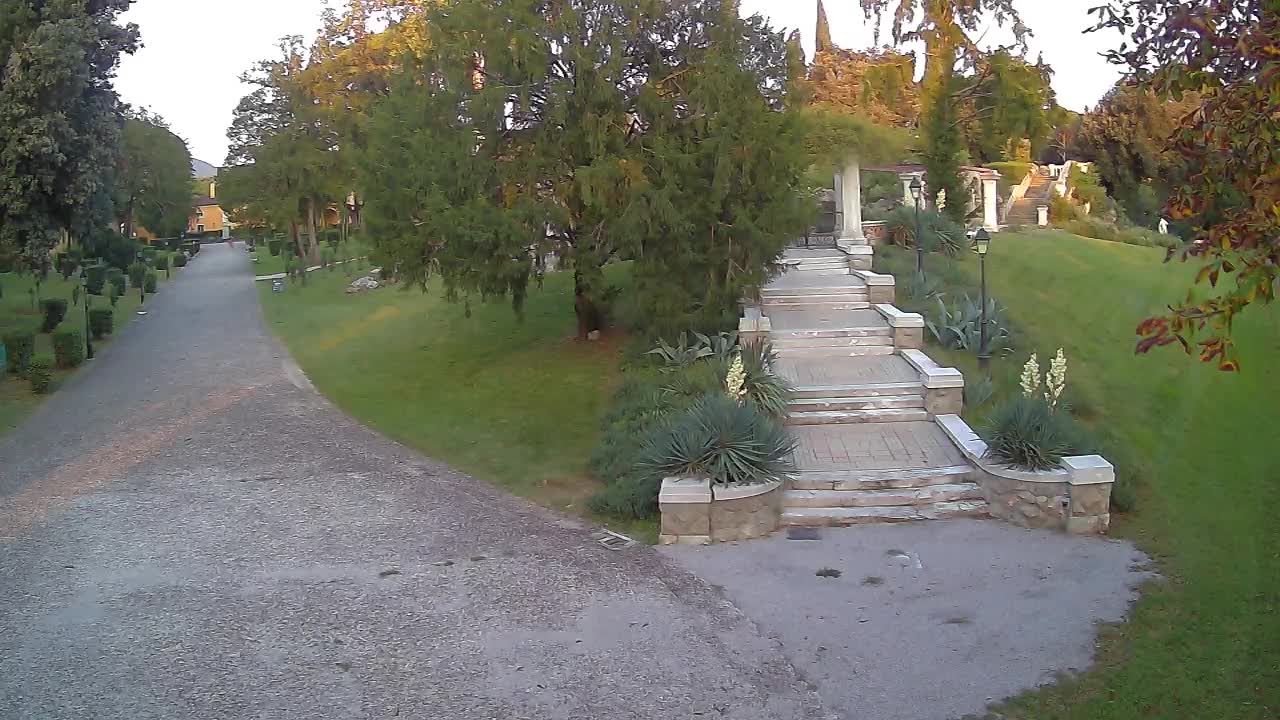 Parco Coronini-Cronberg Live Webcam – Green Oasis