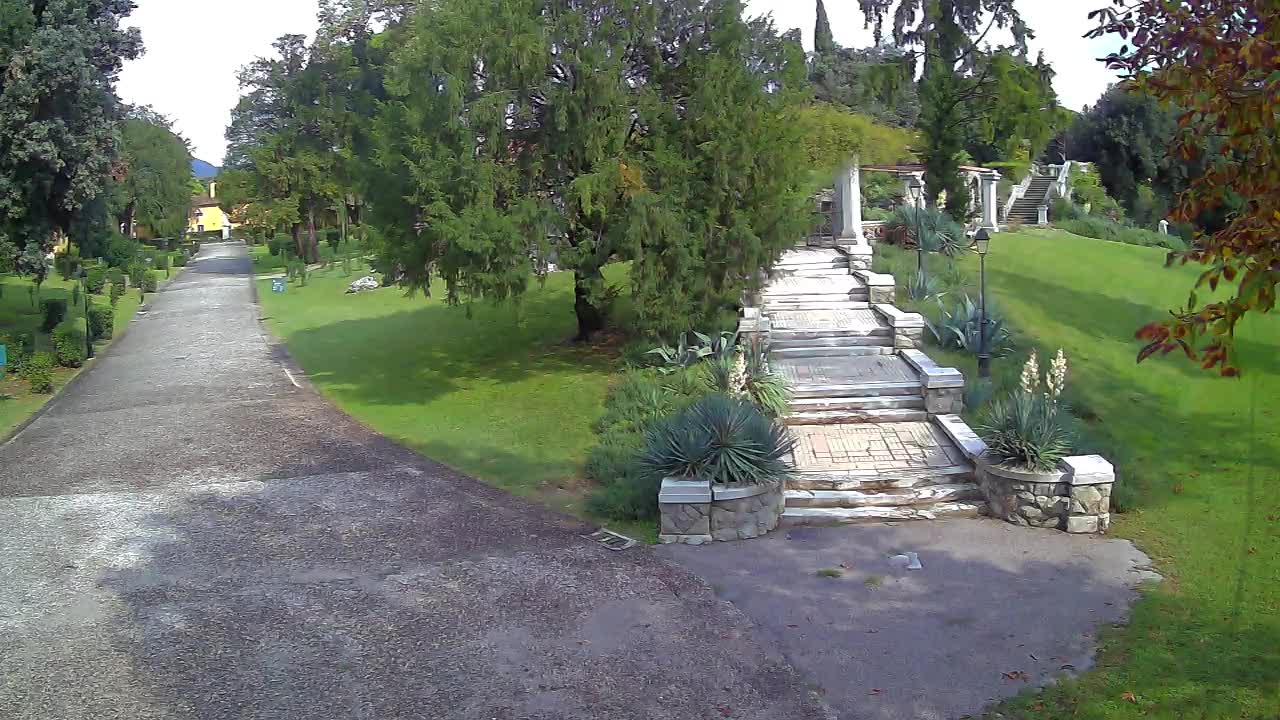 Parco Coronini-Cronberg Live Webcam – Green Oasis