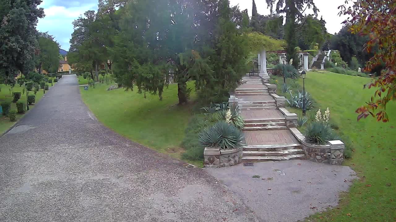 Parco Coronini-Cronberg Live Webcam – Green Oasis