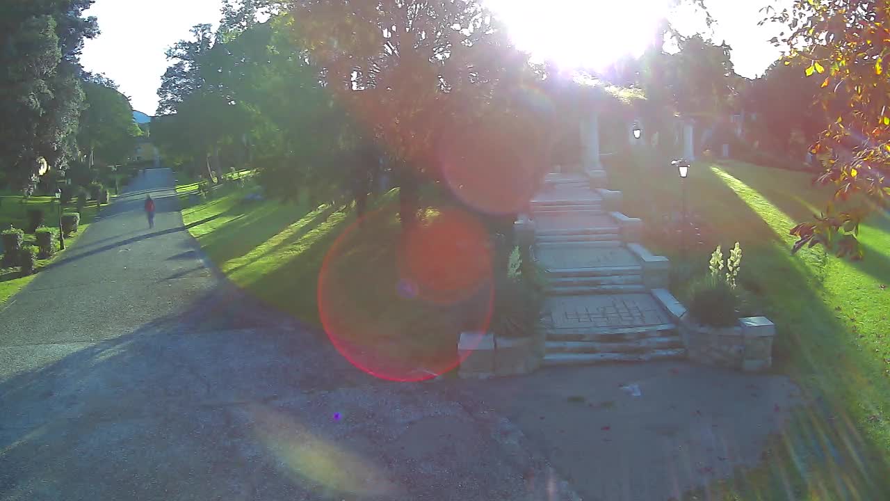 Parco Coronini-Cronberg Live Webcam – Green Oasis