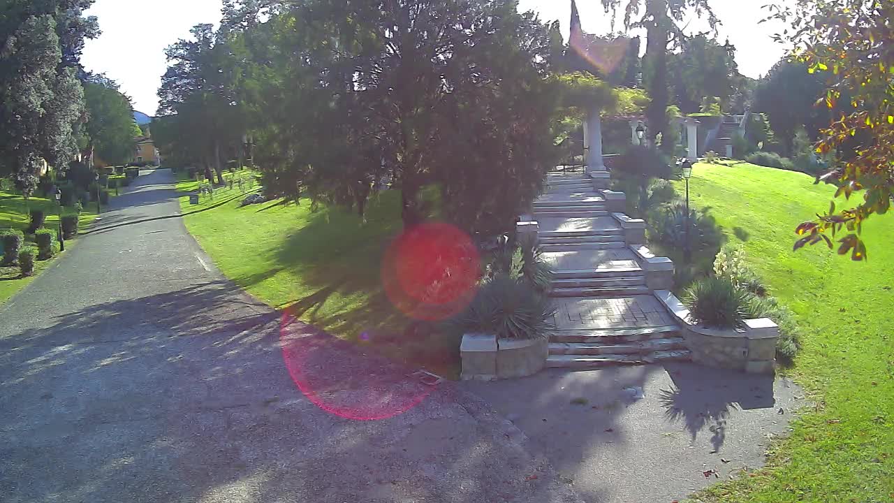 Parco Coronini-Cronberg Live Webcam – Green Oasis