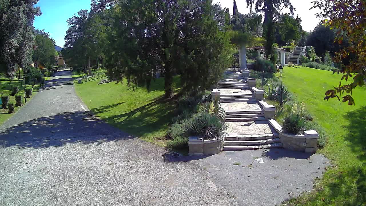 Parco Coronini-Cronberg Live Webcam – Green Oasis