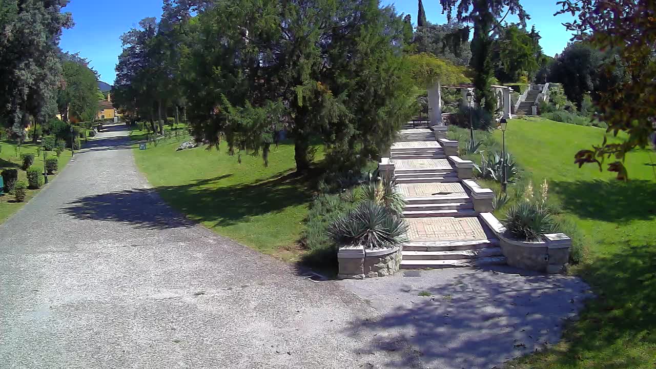 Parco Coronini-Cronberg Live Webcam – Green Oasis