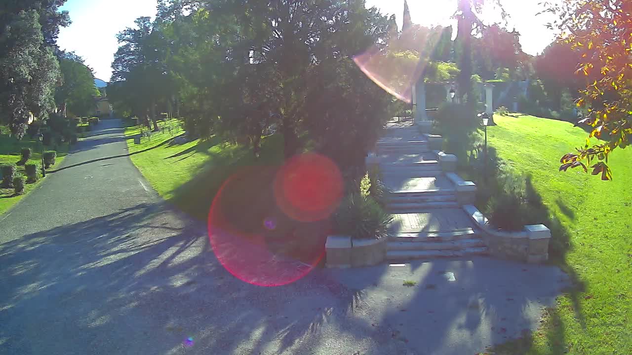 Parco Coronini-Cronberg Live Webcam – Green Oasis