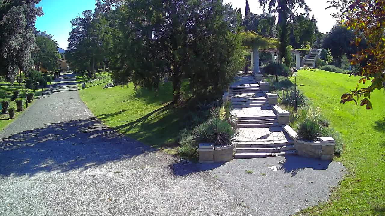 Parco Coronini-Cronberg Live Webcam – Green Oasis