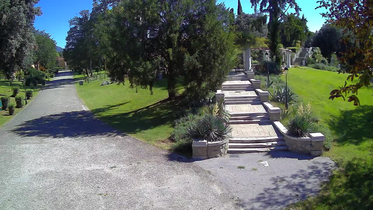 Parco Coronini-Cronberg Live Webcam – Green Oasis