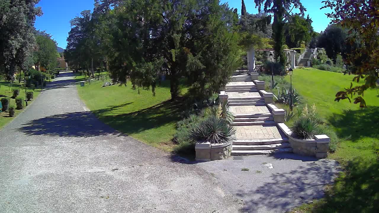 Parco Coronini-Cronberg Live Webcam – Green Oasis
