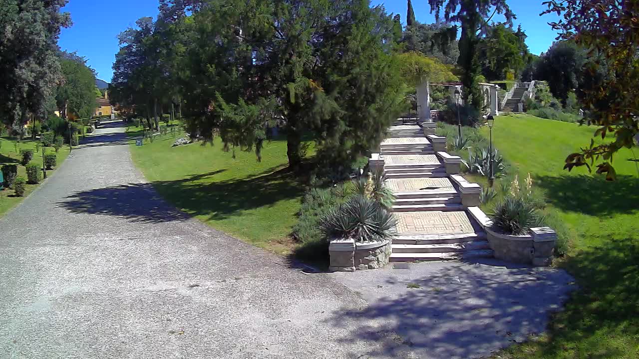 Parco Coronini-Cronberg Live Webcam – Green Oasis