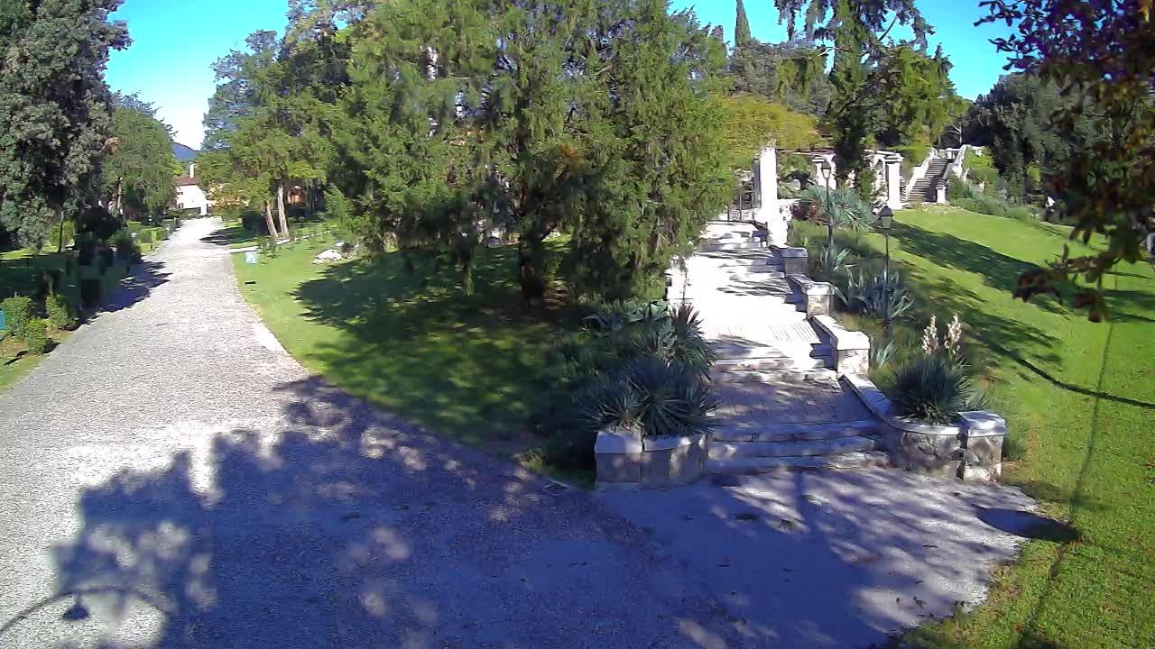 Parco Coronini-Cronberg Live Webcam – Green Oasis