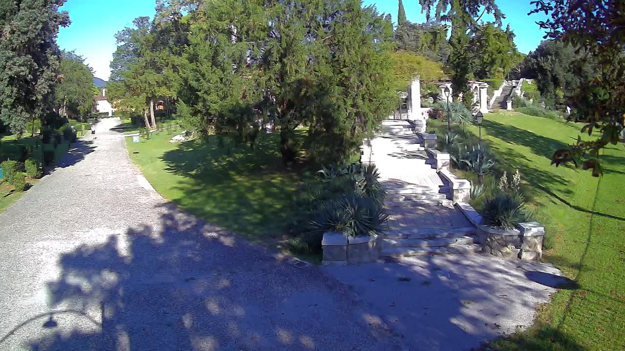 Parco Coronini-Cronberg Live Webcam – Green Oasis